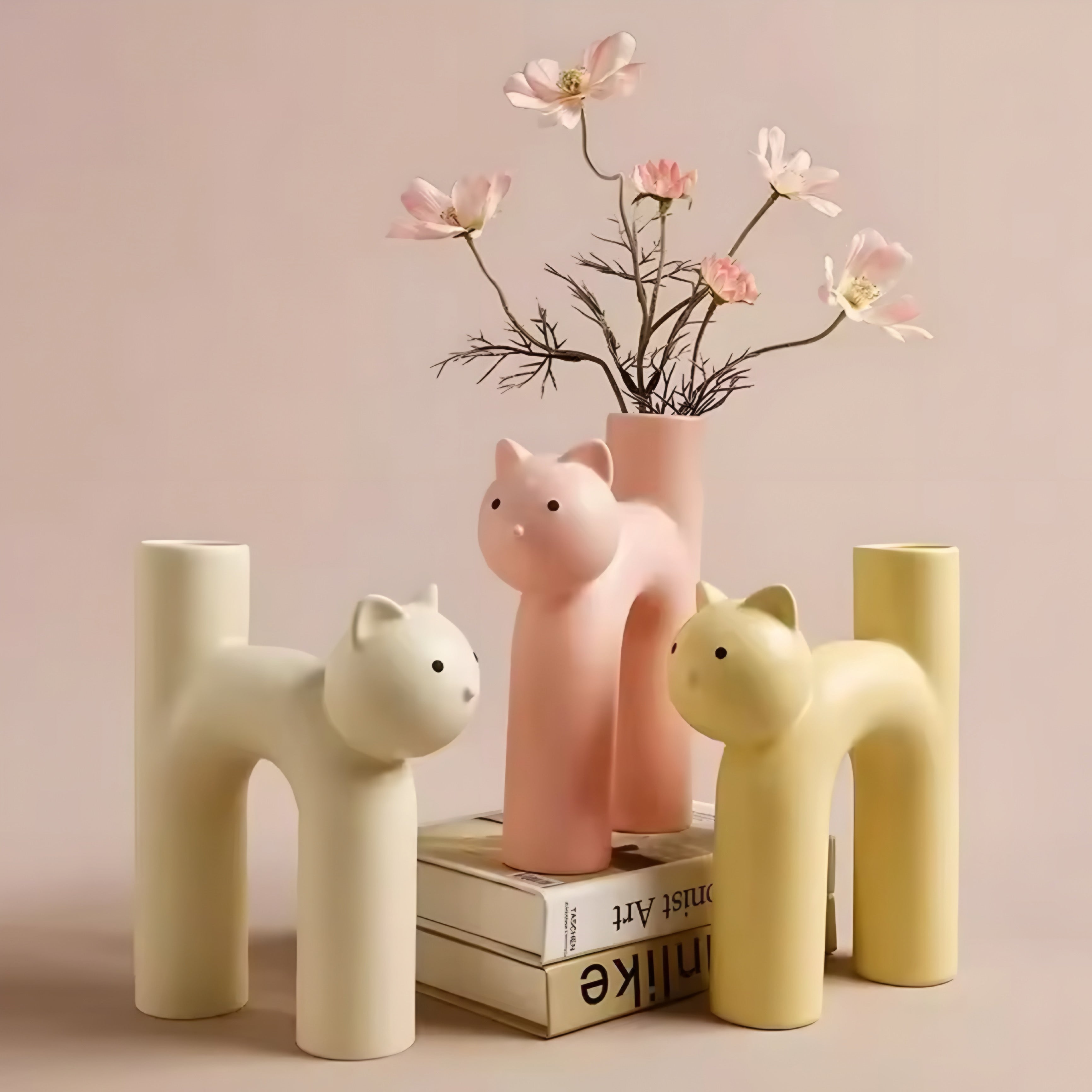 U-Shape Cartoon Cat Vase – Modern Ceramic Decorative Piece