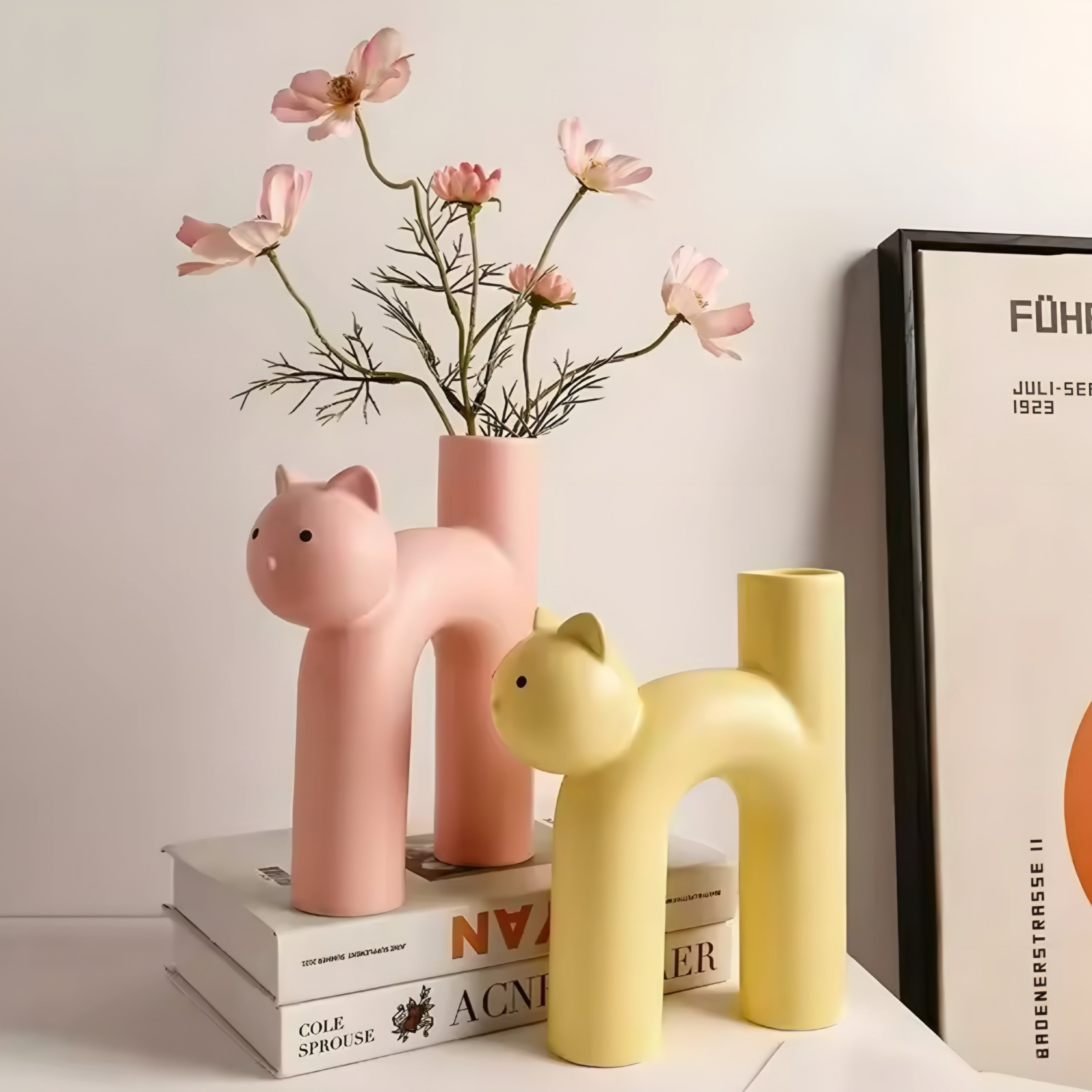 U-Shape Cartoon Cat Vase – Modern Ceramic Decorative Piece