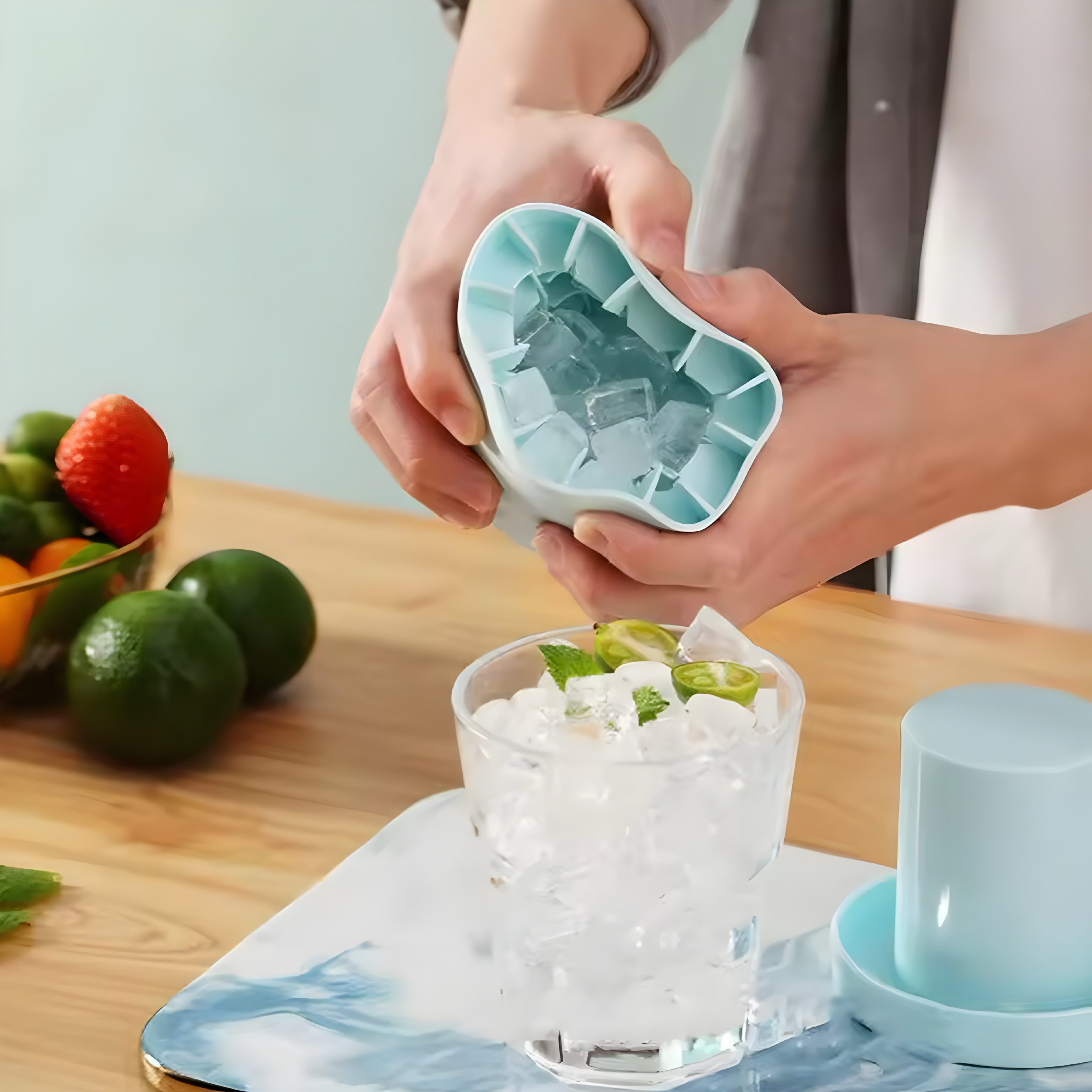 Silicone Ice Cube Mold & Bucket